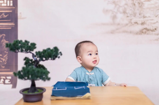 孝感宝宝喊肚子疼怎么回事
